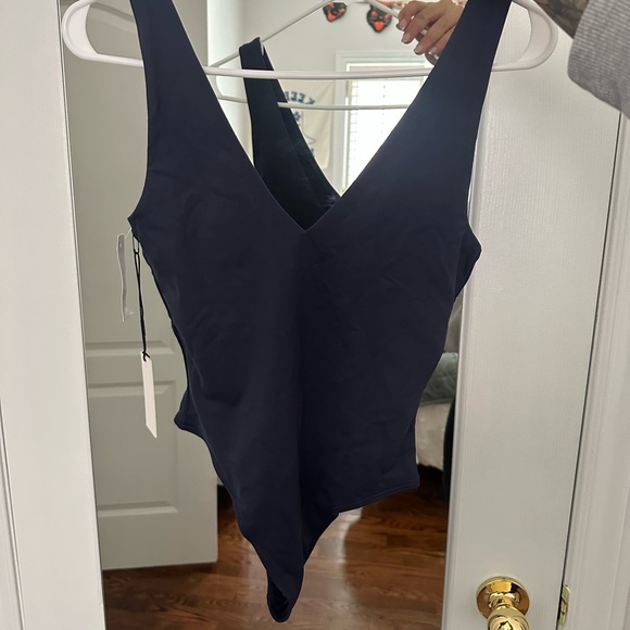 Babaton Contour V Neck Bodysuit - Picture 1 of 2
